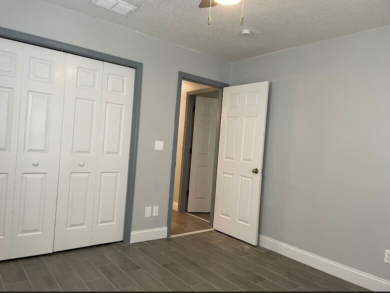 Building Photo - 5226 Orange Ave