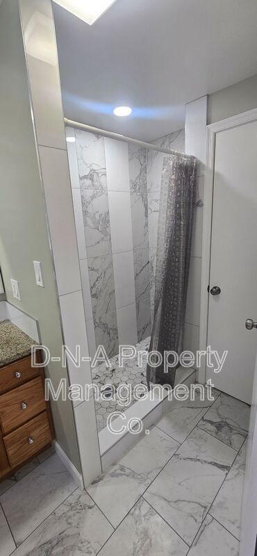 Building Photo - 580 Interchange Rd