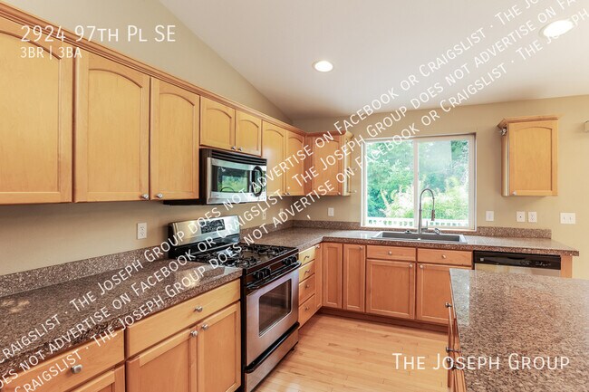 Building Photo - 2924 97th Pl SE