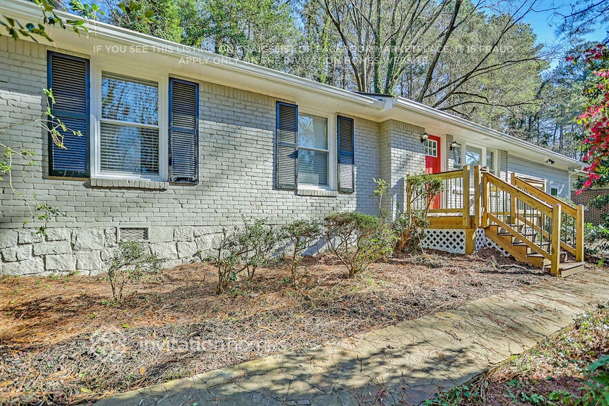 Building Photo - 3003 Orion Dr