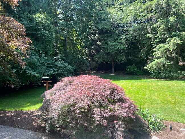 Building Photo - 4bd/2.5ba Redmond Home