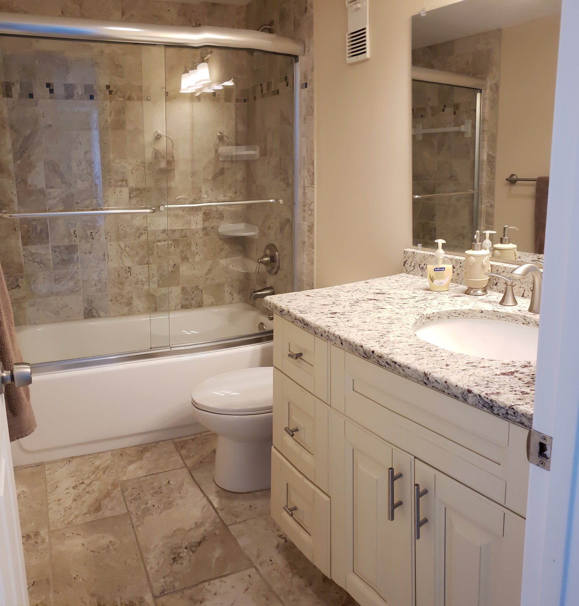 Guest bath - 1 Key Capri Key