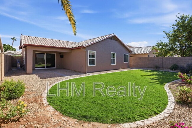 Building Photo - 1146 S Larkspur St