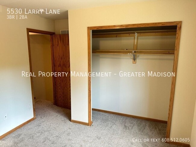 Building Photo - 5530 Larry Ln