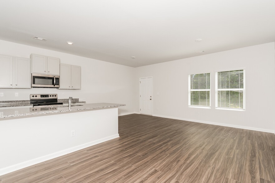 Building Photo - Oakwood Village