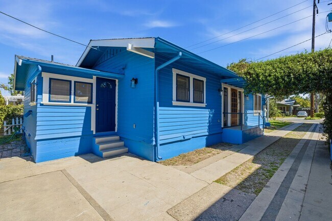 Building Photo - Remodeled Craftsman Single Family Home in Old Town Orange