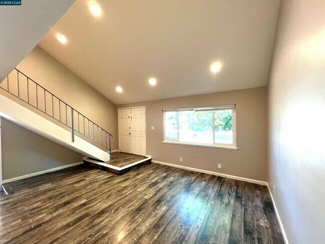 Building Photo - 3325 G St
