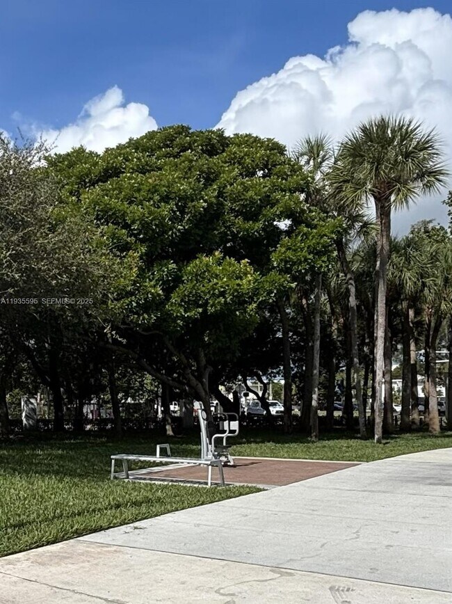 Building Photo - 8425 Harding Ave