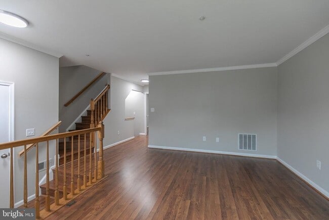 Building Photo - 1043 Downing Ct