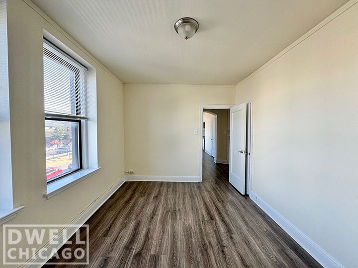 Building Photo - 3333 W Diversey Ave