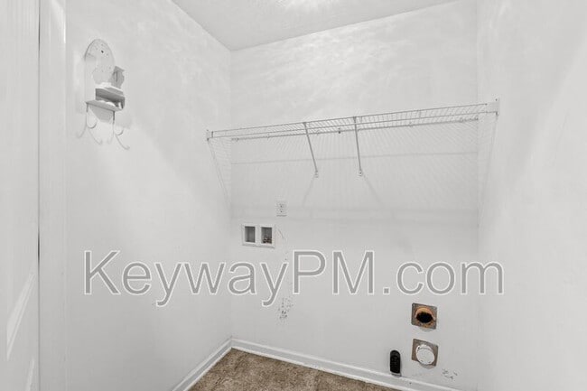 Building Photo - 1468 Collins Dr