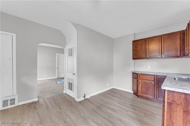 Building Photo - 4307 Gifford Ave