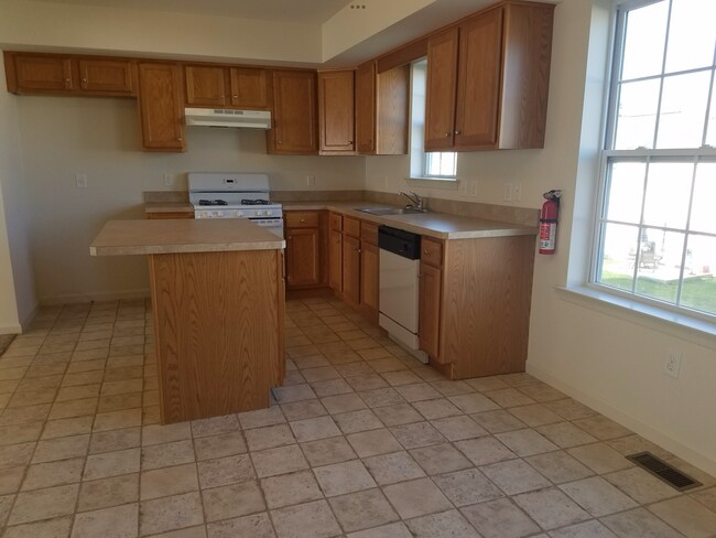 Building Photo - Lovely Muhlenberg Semi Detached!