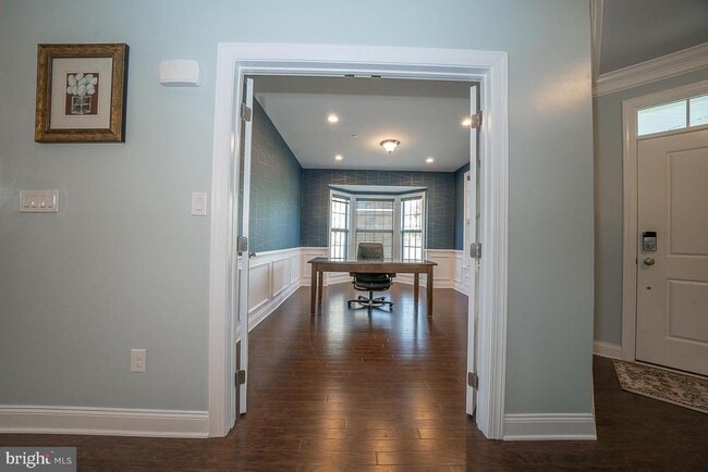 Building Photo - 3701 Parris Blvd