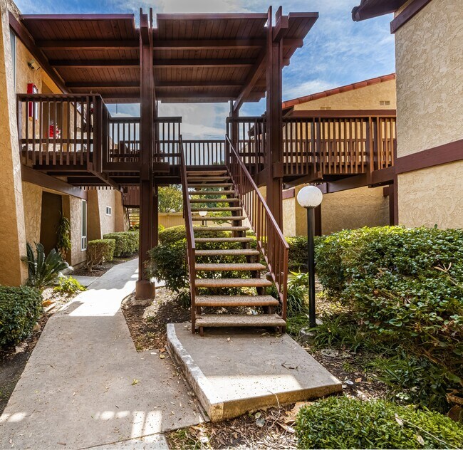 Building Photo - 1000 W MacArthur Blvd