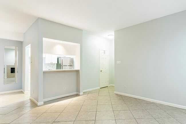 Building Photo - 1818 Augusta Dr