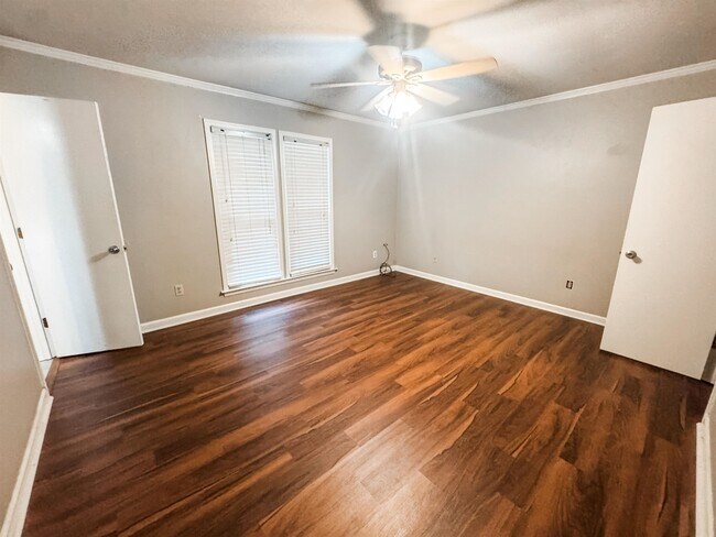 Building Photo - 967 Barbara Lynn Dr