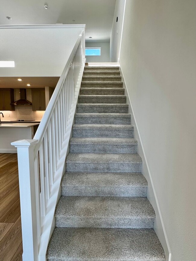 Building Photo - New Luxury Townhouse in Saratoga