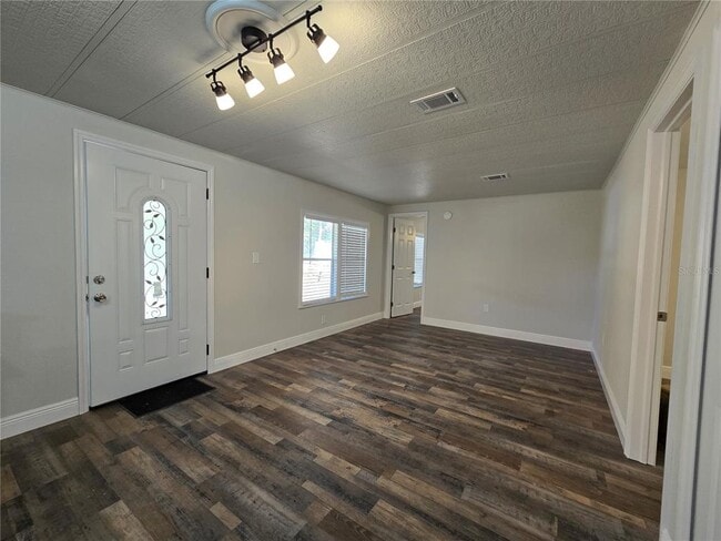 Building Photo - 2875 Bay Ave