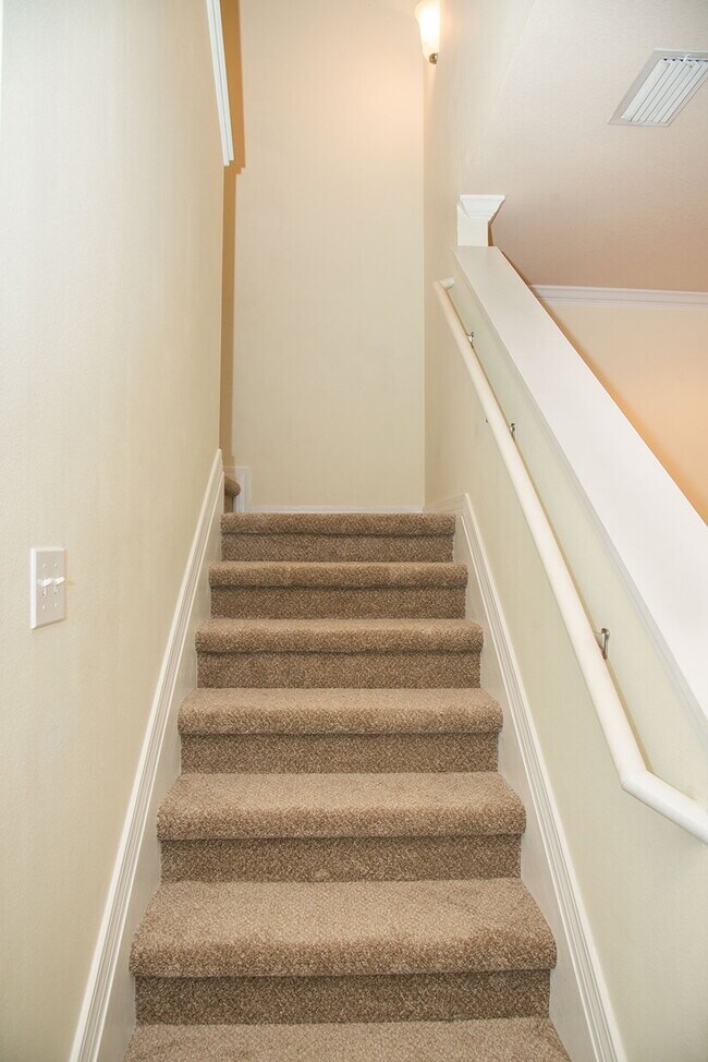 Building Photo - 1496 Bentley Cir