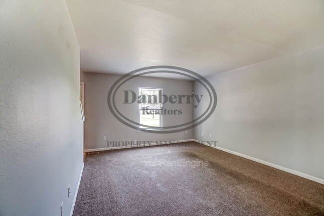 Building Photo - 3733 Willow Run Dr