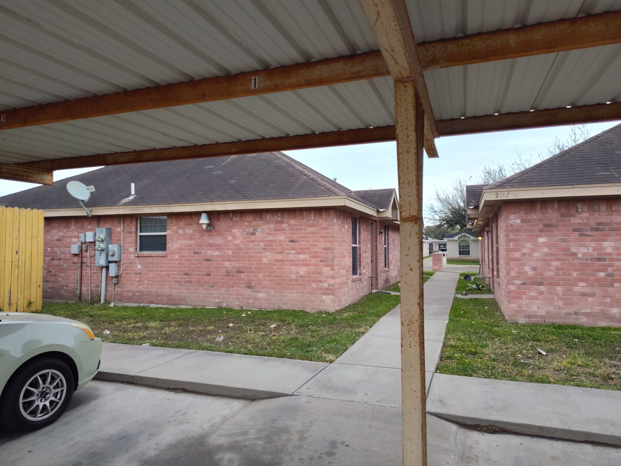 Building Photo - 2117 Aruba Dr