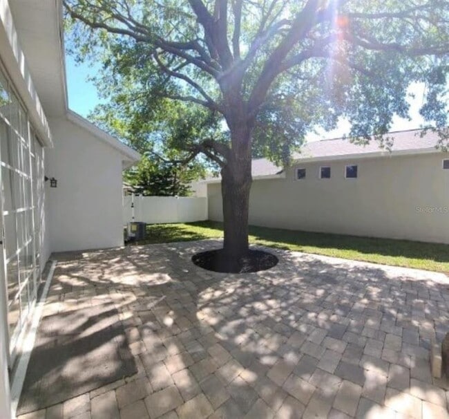 Building Photo - 3212 Town Ave