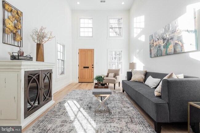 Building Photo - 309 N Patrick St