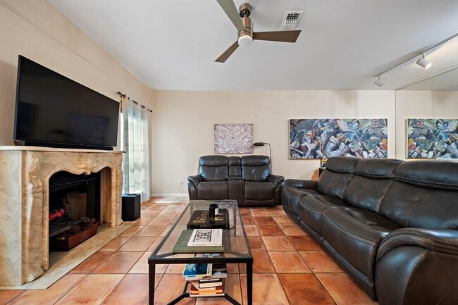 Building Photo - 7382 Regency Square Ct