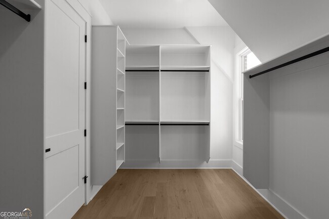 Building Photo - 407 Thunder Rd