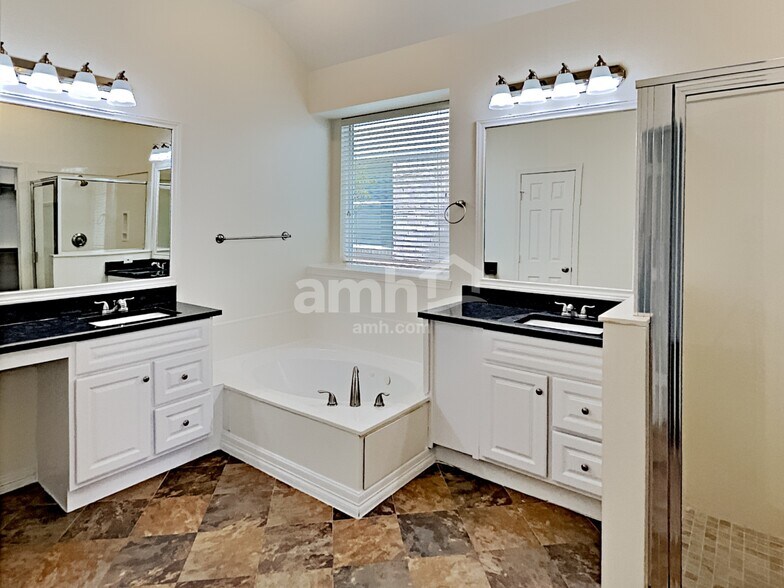 Building Photo - 19727 Water Point Trl