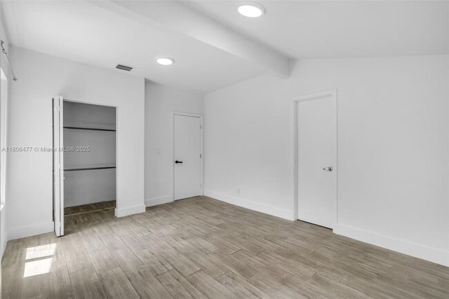 Building Photo - 315 NW 50th St