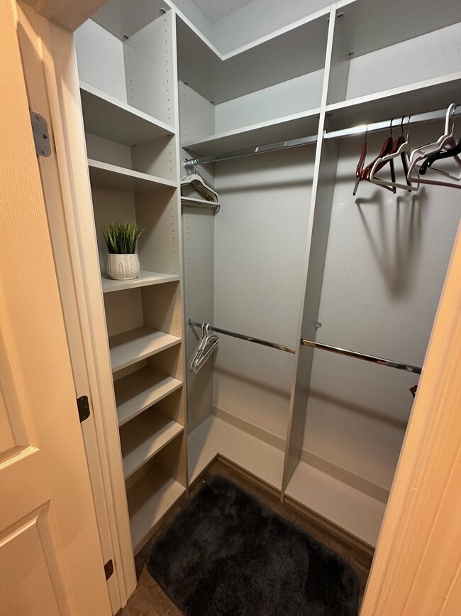 Building Photo - 9715 Acqua Ct