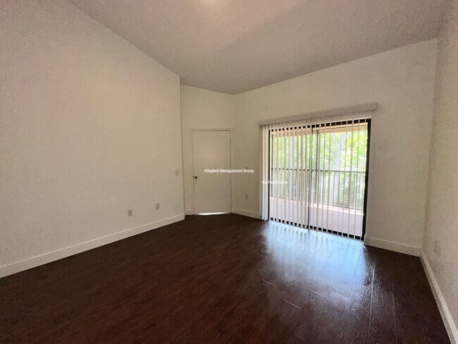 Building Photo - 7767 Sugar Bend Dr