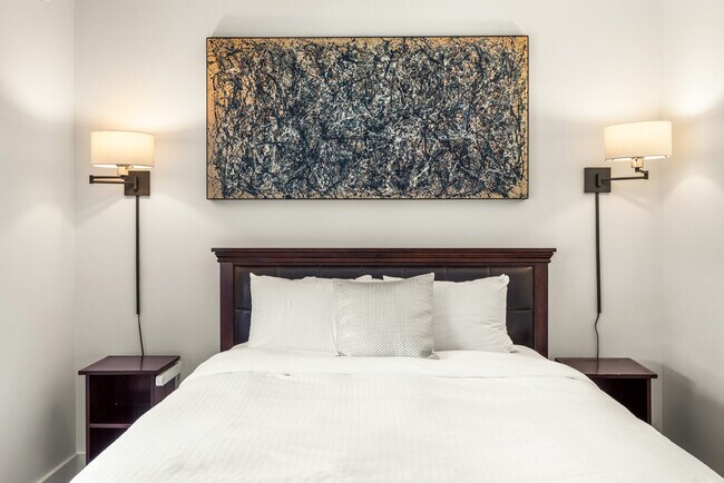 Building Photo - 1408 Pleasant St