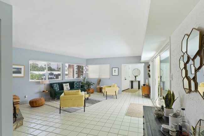 Building Photo - 74533 Peppertree Dr