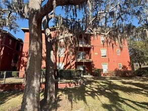 Building Photo - 122 Vista Verdi Cir