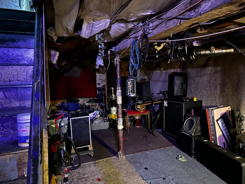 Building Photo - 40 Hooker St