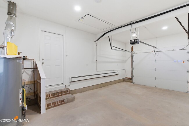 Building Photo - 501 Adolphus St