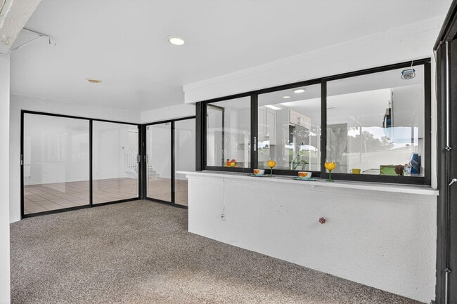 Building Photo - 661 Hollows Cir