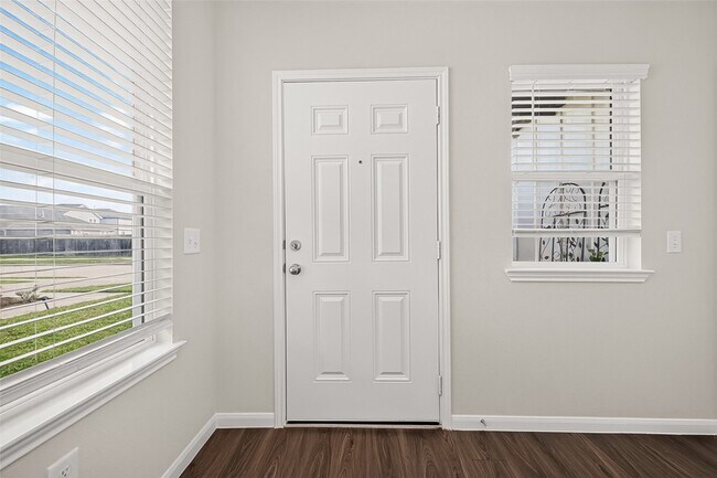 Building Photo - 16039 Kingfield Haven Dr