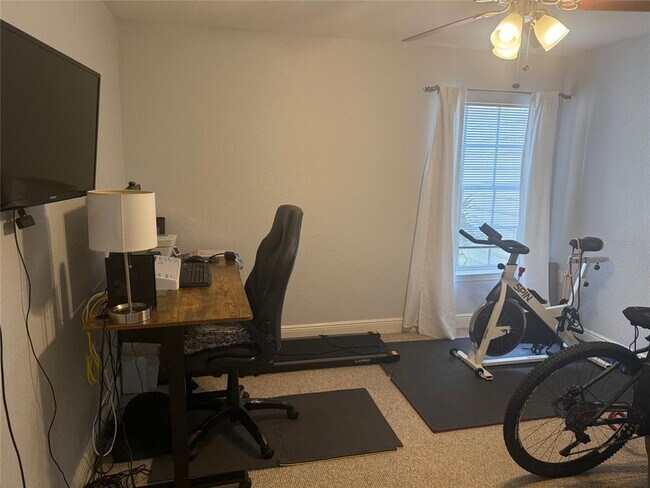 Building Photo - 8827 Manor Loop