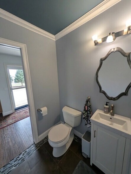 Building Photo - 518 Lexington Dr