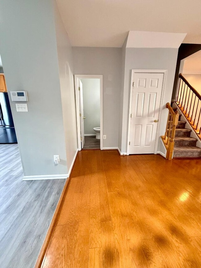 Building Photo - 838 Lowe Rd