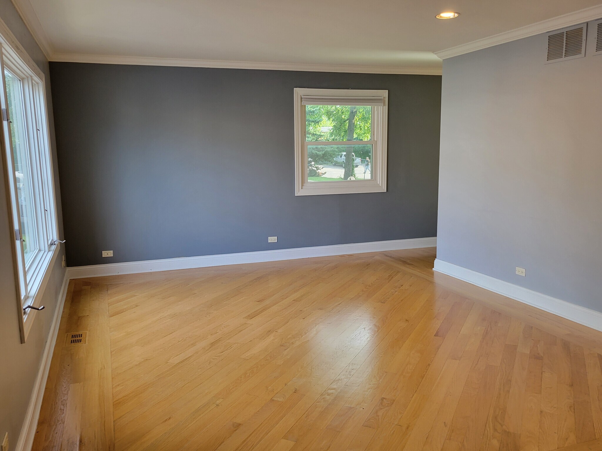 Building Photo - 2116 Rugen Rd