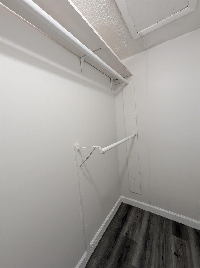 Building Photo - 2456 NW 52nd Ave