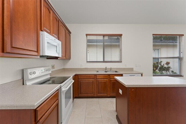 Building Photo - 8838 Abbotsbury Dr