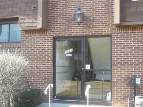 Building Photo - 3920 Ridge Lea Rd