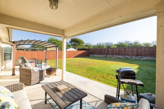 Building Photo - Single story home with study located in Miramar.