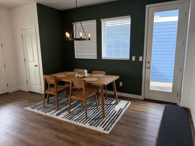 Building Photo - 3 bedroom, 2 bathroom South Jordan Home